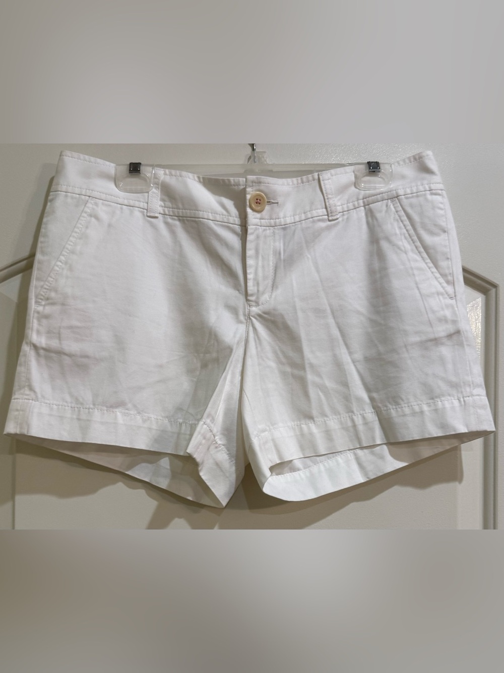 Lilly Pulitzer Weekends Callahan Short. White. Size 8. NWT.